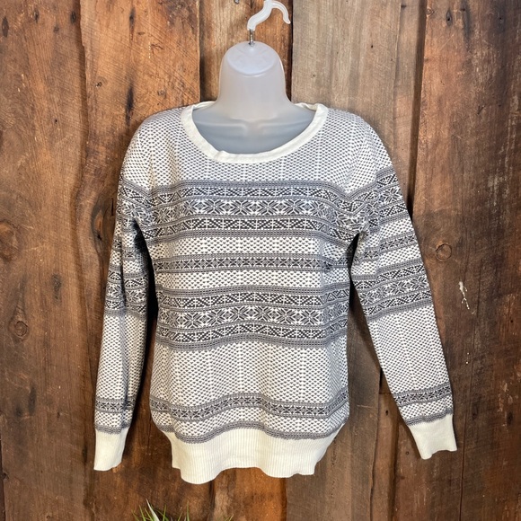 Forever 21 Nordic Sweater - Size Medium - Picture 1 of 8